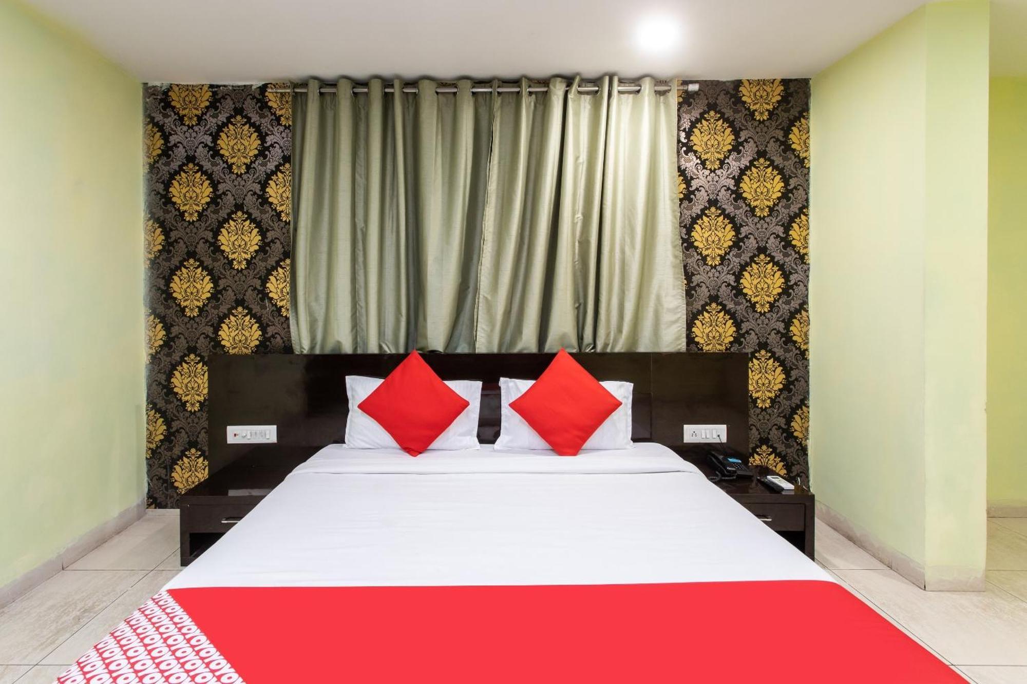 Capital O Swan Paradise Indore Extérieur photo