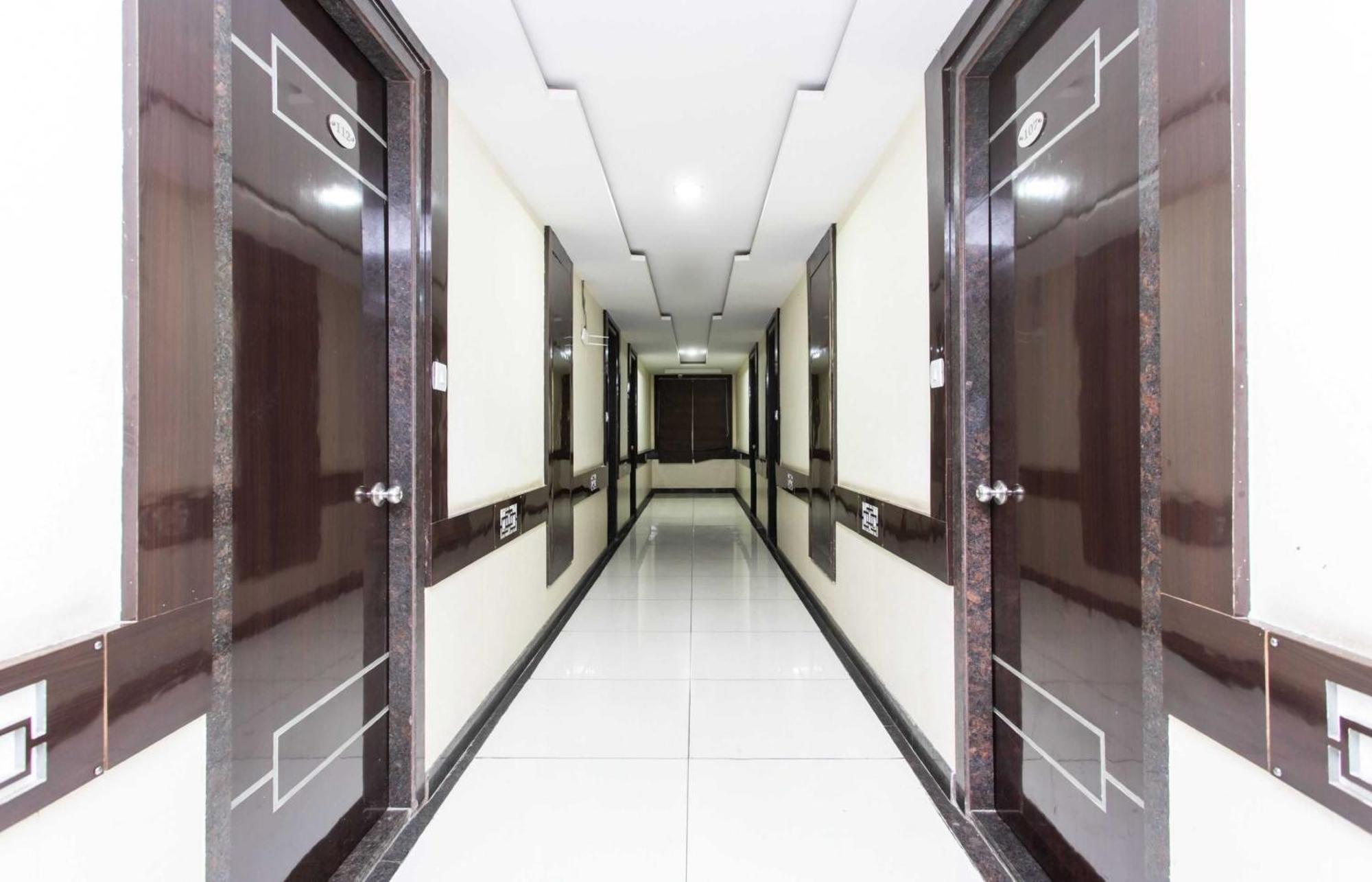 Capital O Swan Paradise Indore Extérieur photo