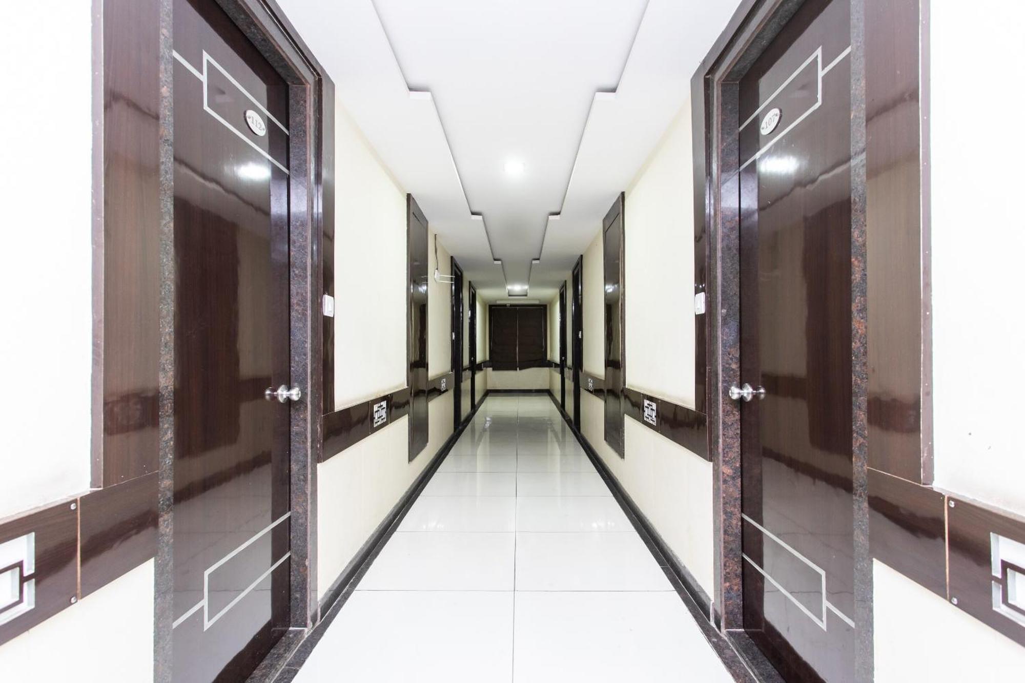 Capital O Swan Paradise Indore Extérieur photo